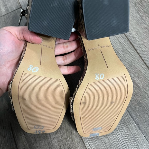 NWT Chelsea & Violet Tara Block Heel - Picture 8 of 8